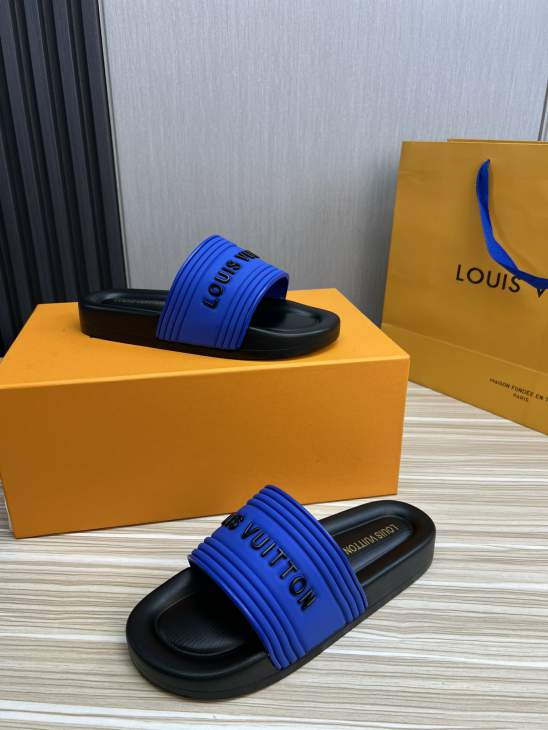 Picture of Louis Vuitton Slippers _SKULVsz38-46mnf03651369